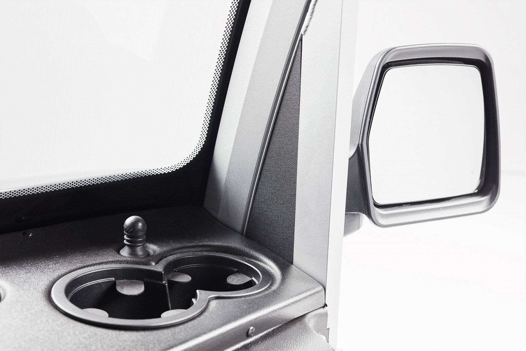 Garia Utility Features ajustable mirrows